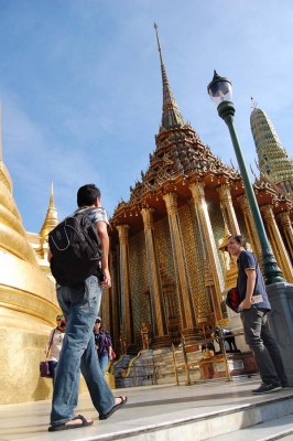 Lost in Grand Palace (Photo by Roderick)