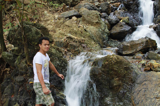 Ang lalaki sa talon (Ian Limpangog, the guy in the falls)