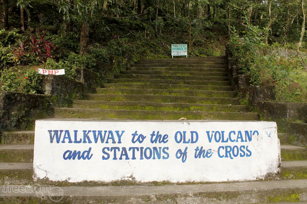 Walkway to the old volcano, Camiguin